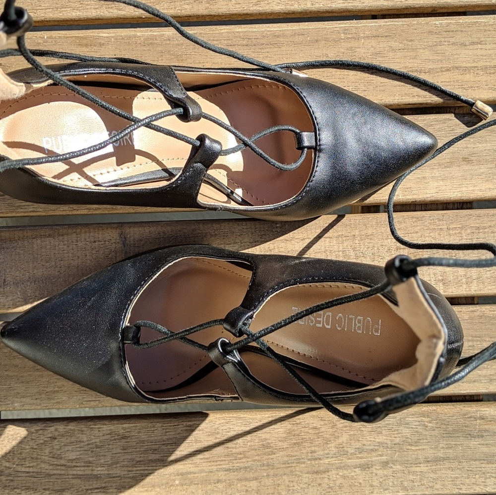 London PD. Lace-up Black Leather Heels